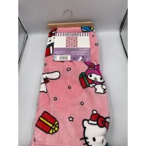 NEW Sanrio Hello Kitty & Friends Holiday Hugs Silk Touch Throw Blanket 40x50